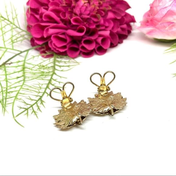VINTAGE⚜️NAPIER Golden Leaf Heart Clip Earrings - Picture 6 of 8